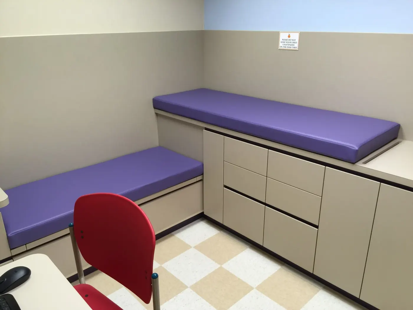 Upholstered bench cushions in a clinic room